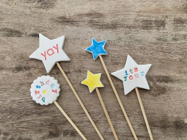 cake toppers with yonder/yellow star